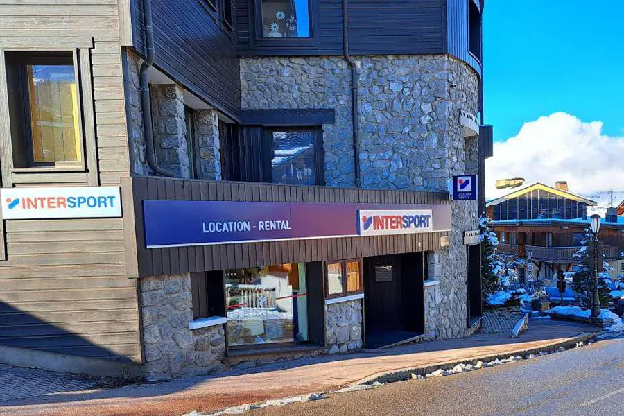 Ski rental Courchevel 1550 Intersport